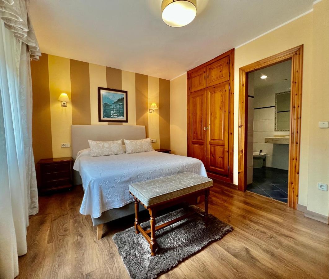 Hotel La Rivera Arenas De Cabrales Luaran gambar