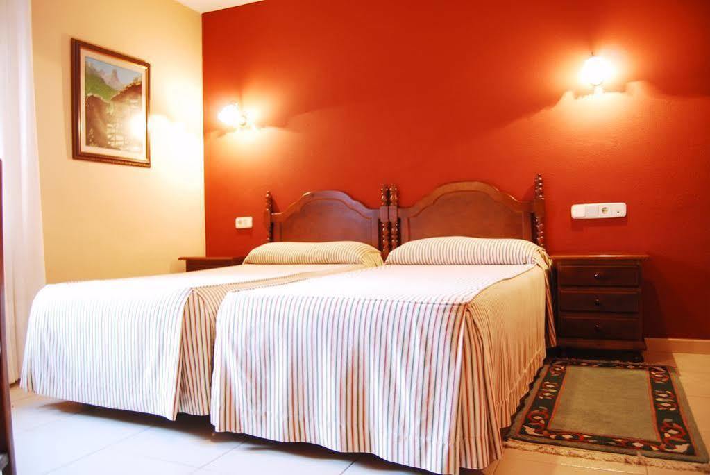 Hotel La Rivera Arenas De Cabrales Luaran gambar