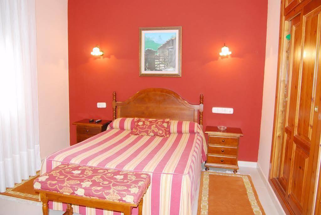 Hotel La Rivera Arenas De Cabrales Luaran gambar